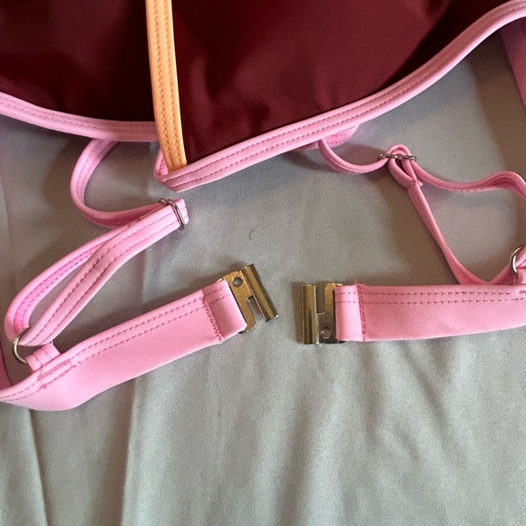 Stylish Women's Swimwear Set in Burgundy and Pink - Picture 3 of 16